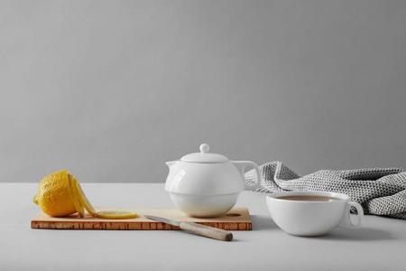 Filiżanka i dzbanek z zaparzaczem do herbaty Jaimi beżowy - Viva Scandinavia